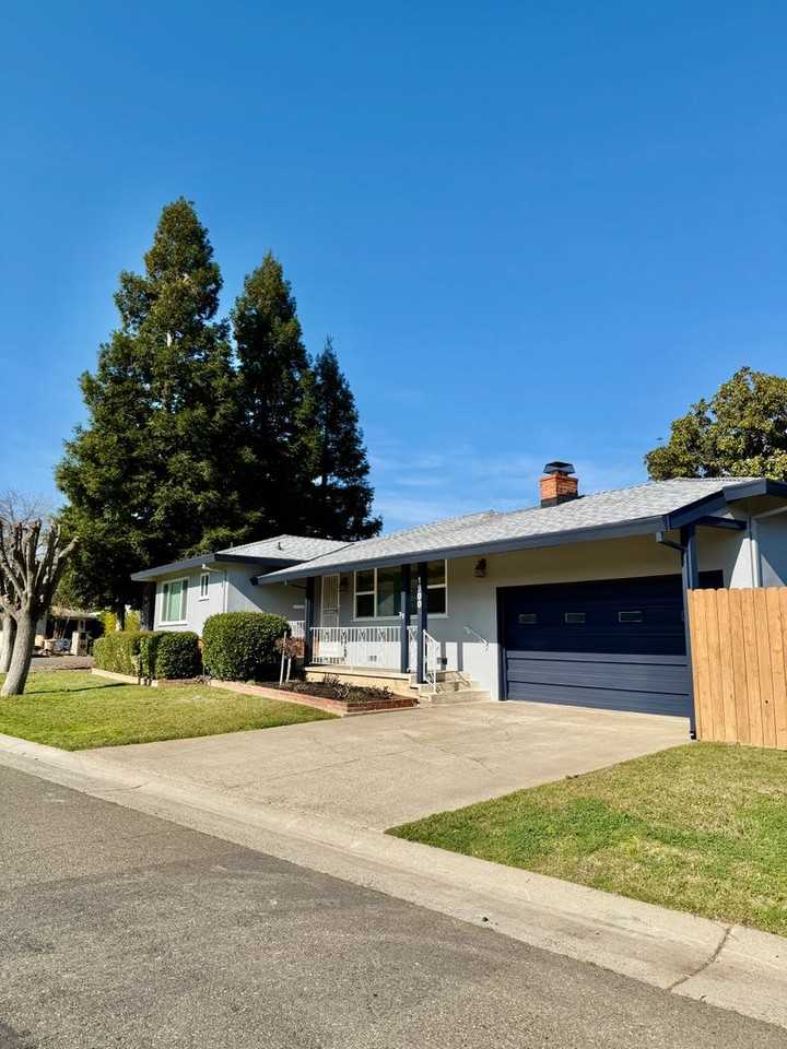 1900 Flowers St - Photo 2 of 23