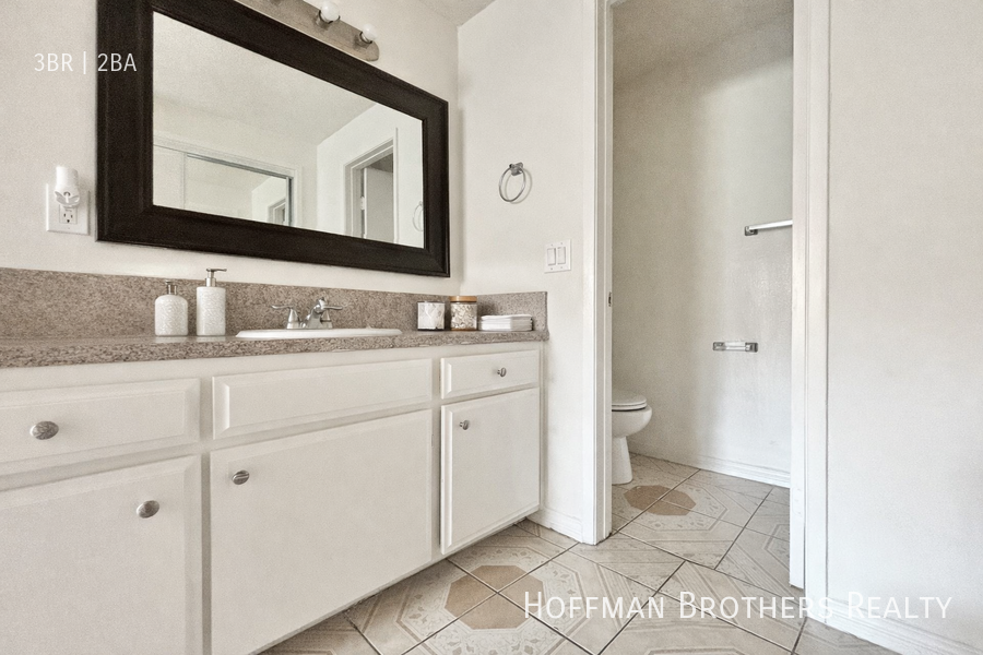 316 E Hyde Park Blvd #2 - Photo 7 of 14