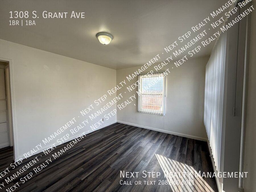 1308 S Grant Ave - Photo 3 of 10
