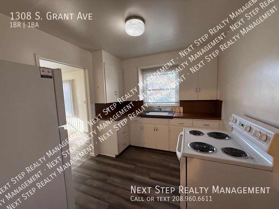 1308 S Grant Ave - Photo 6 of 10