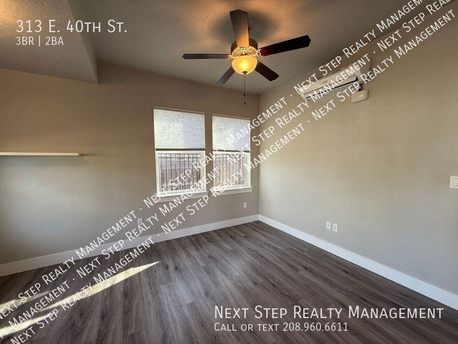 313 E 40th St - Photo 3 of 20