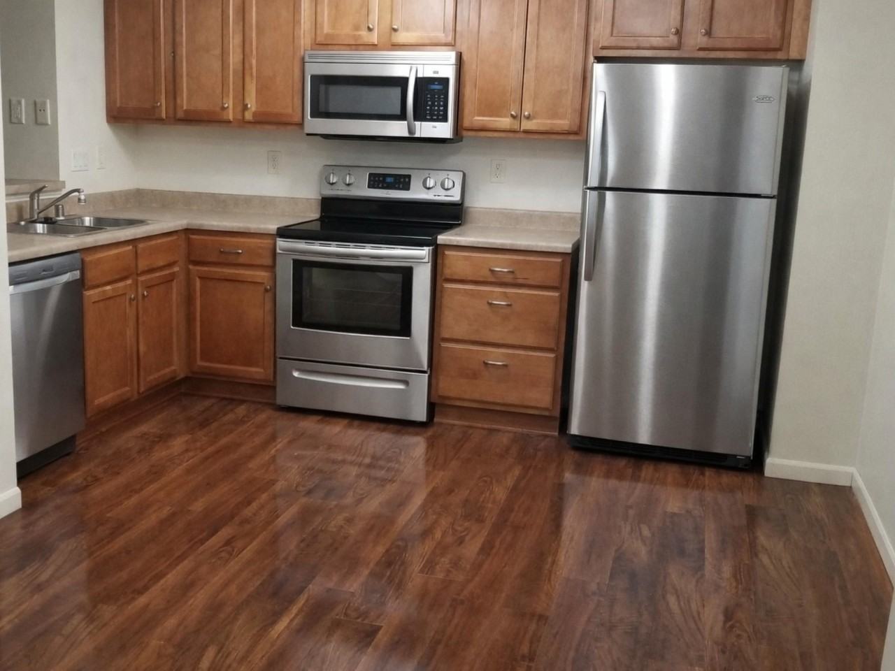 400 N Richmond St #214 - Photo 3 of 15