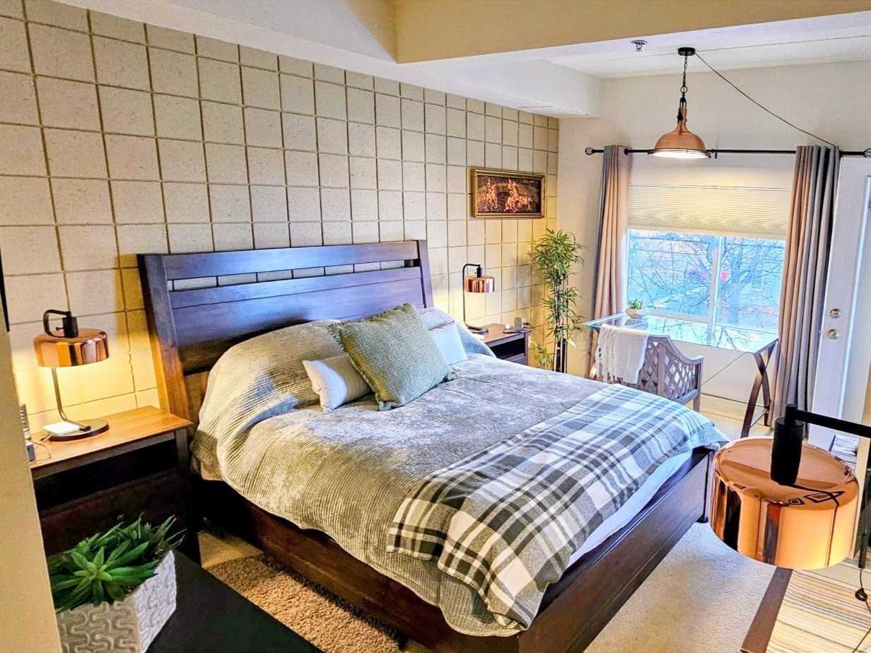 400 N Richmond St #214 - Photo 4 of 15