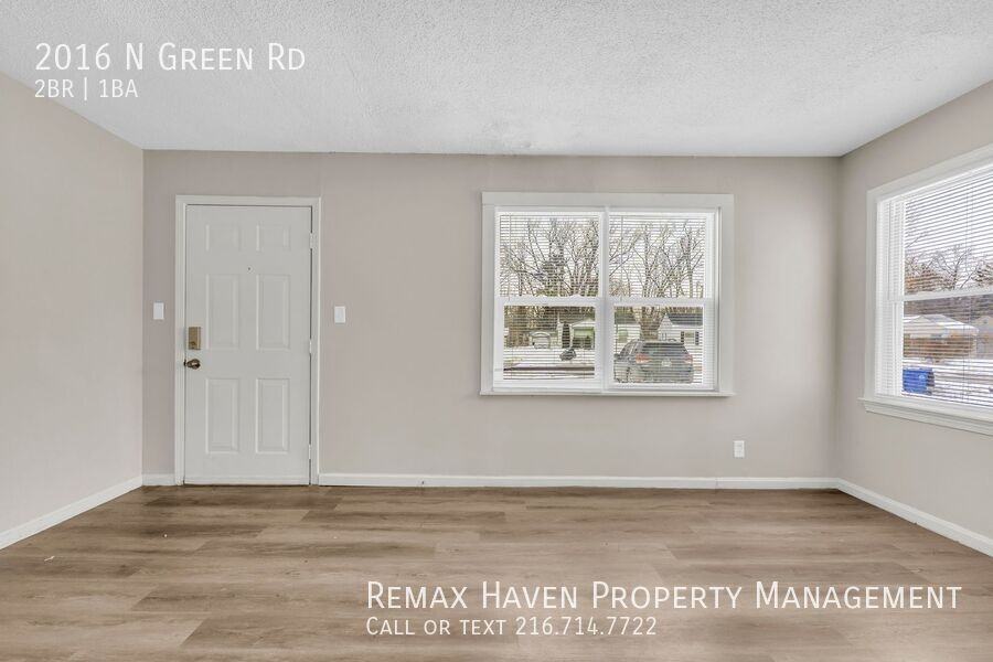 2016 N Green Rd - Photo 2 of 19