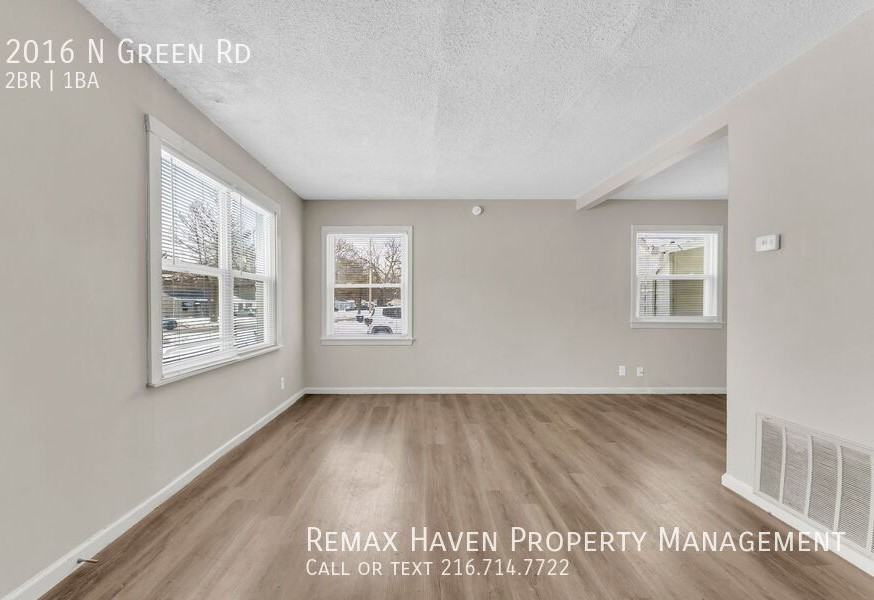 2016 N Green Rd - Photo 3 of 19