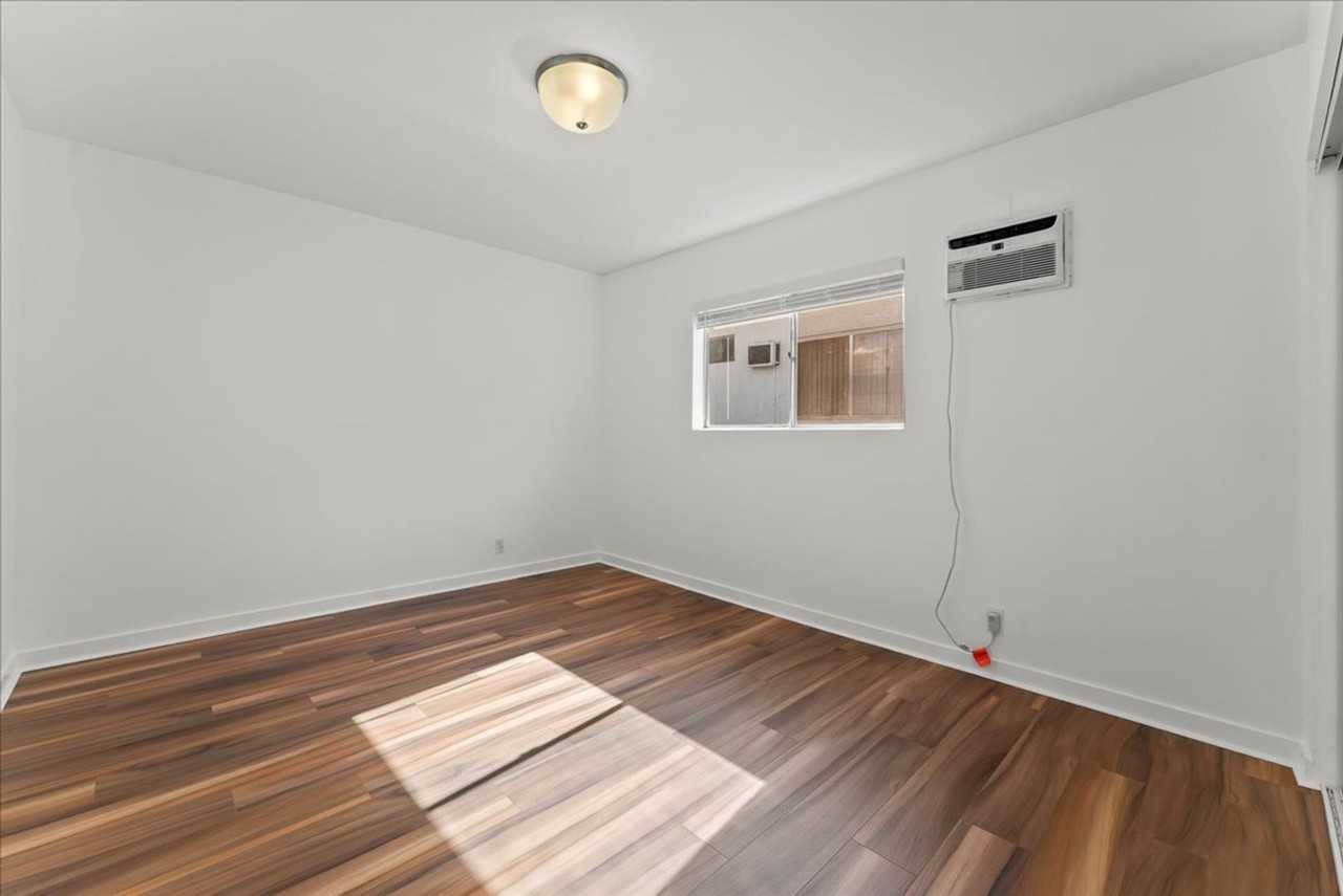 7733 Laurel Canyon Blvd #09 - Photo 7 of 19