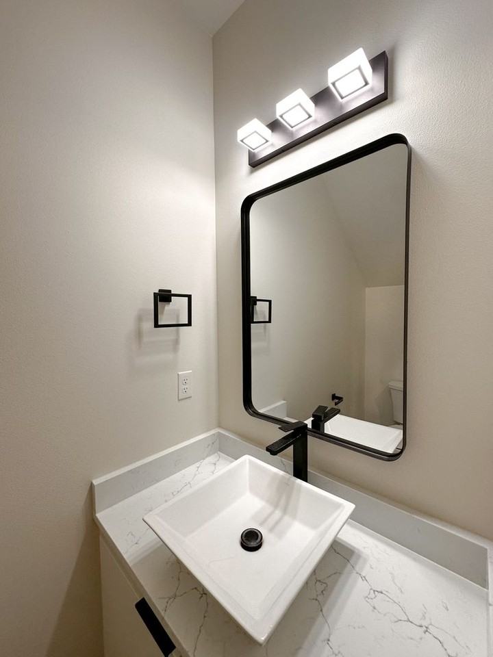 4827 Elvira Pl N #1 - Photo 7 of 11