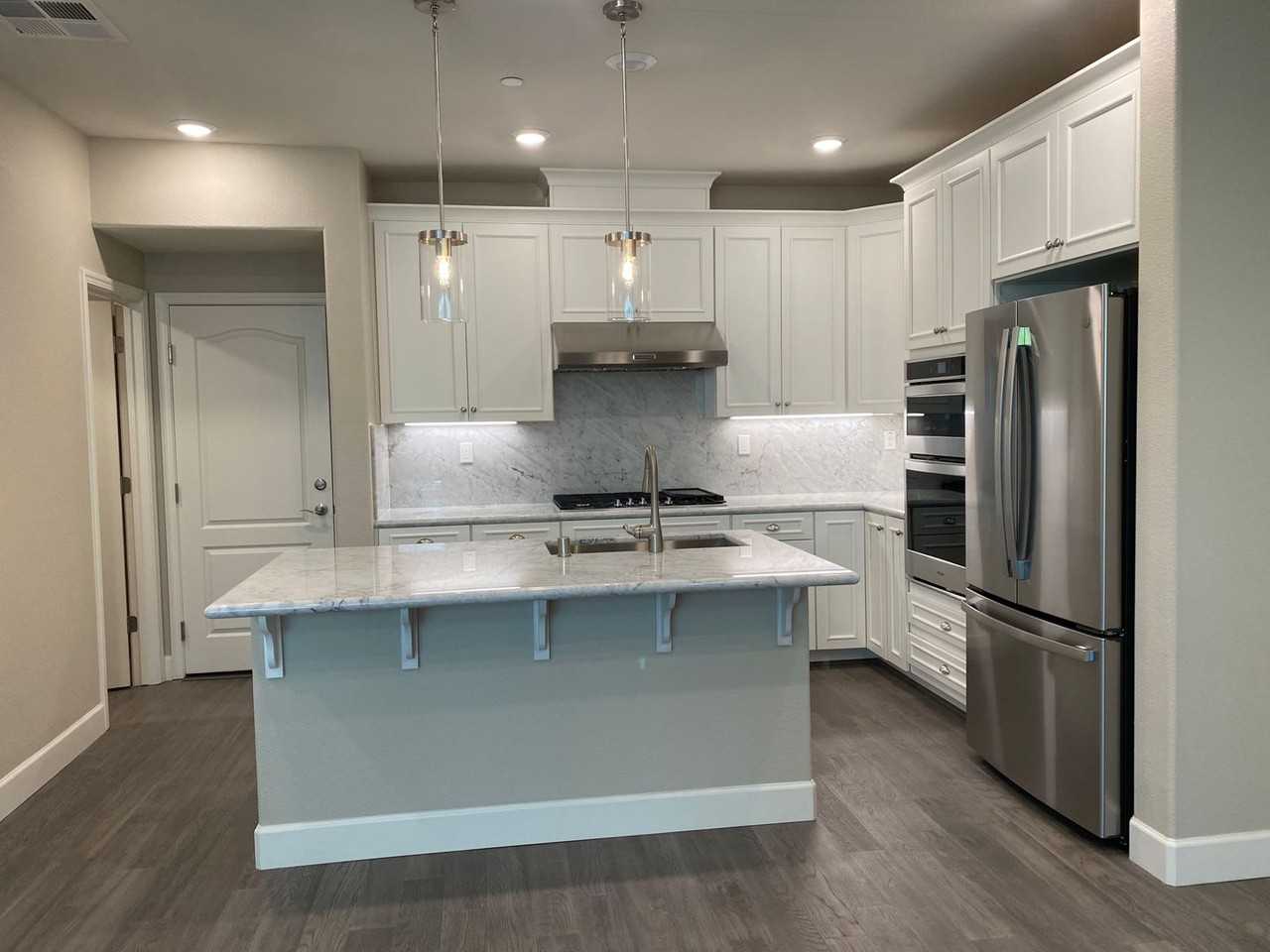 114 Wallace Cir - Photo 4 of 26