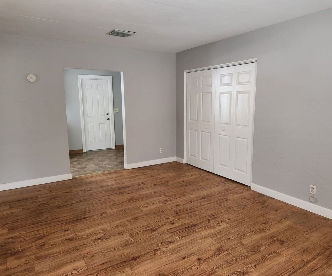 1502 53rd St S - Photo 4 of 12