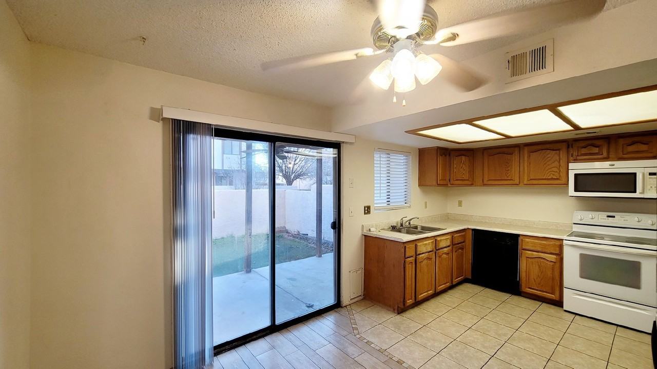 5245 Child Ct - Photo 6 of 23