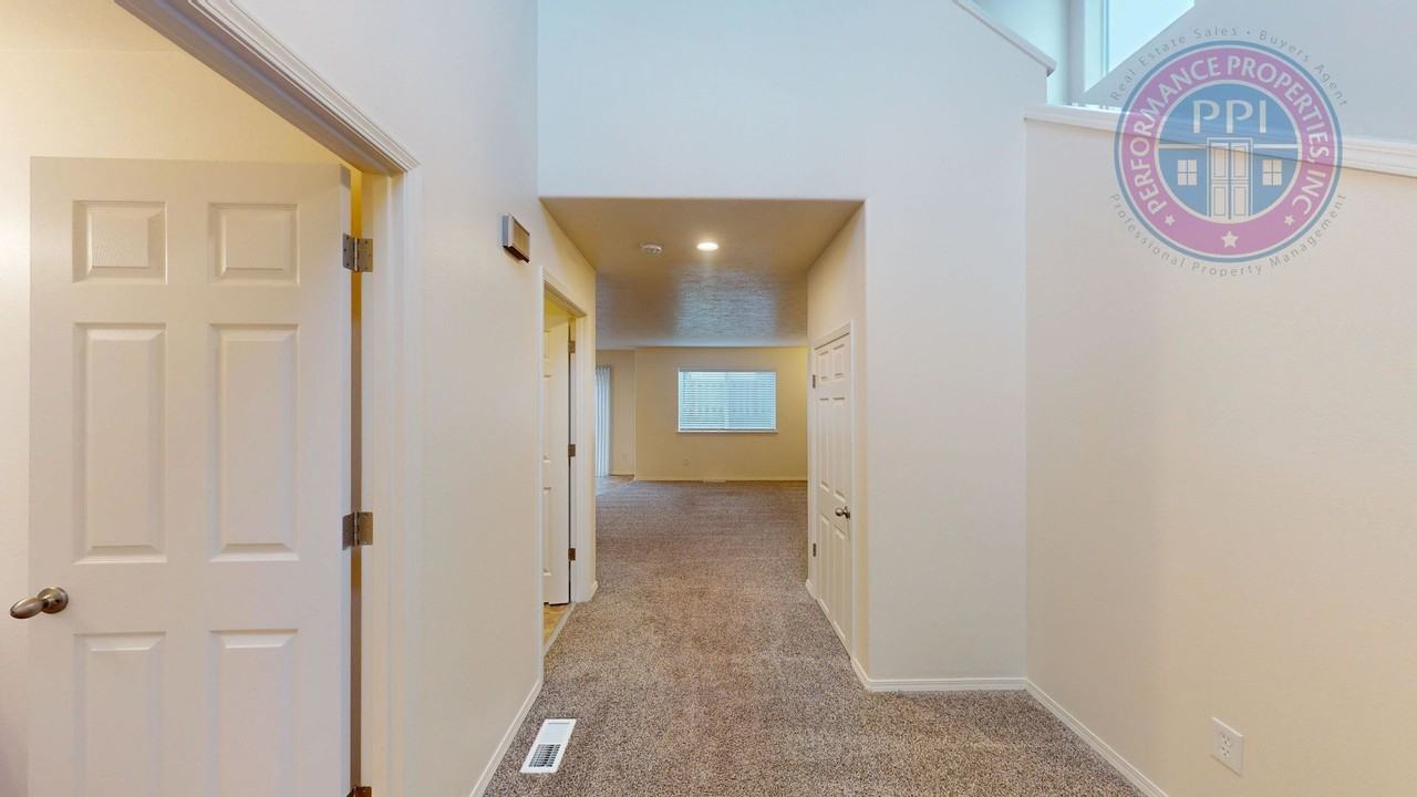 19094 Wellesley Ave - Photo 2 of 31