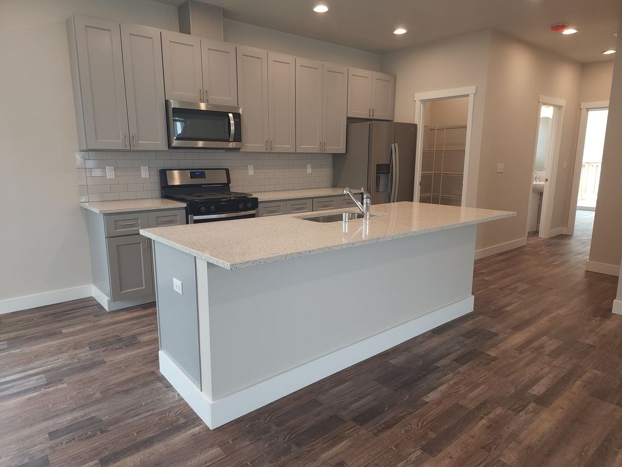 15723 View Dr Se - Photo 6 of 50