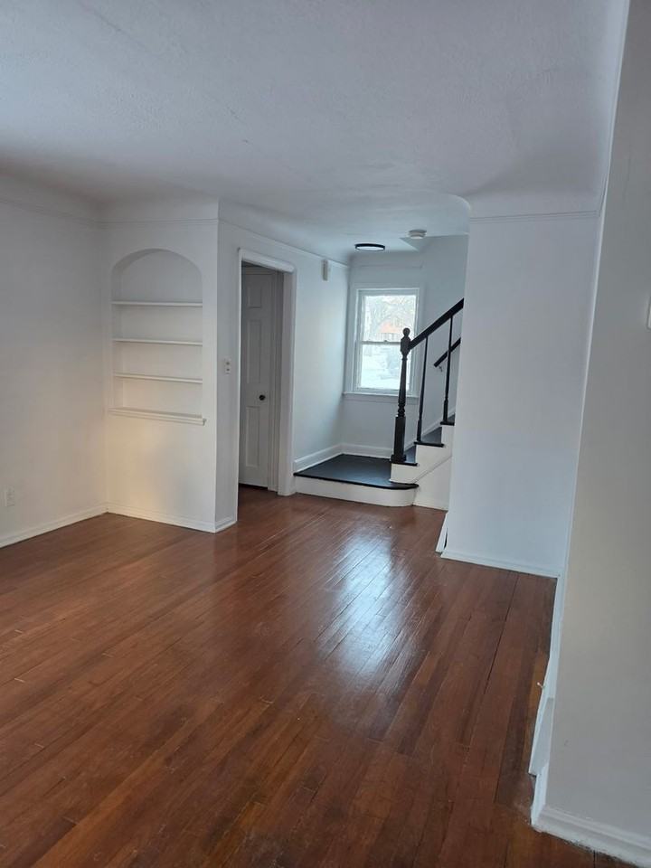 8610 Rosewood Ave - Photo 5 of 19