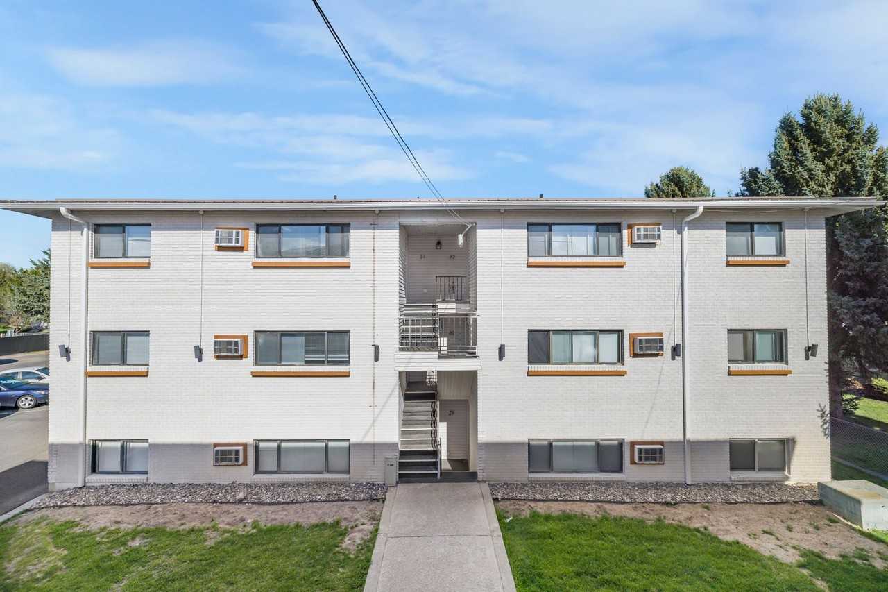 Strawberry Apartments - Photo 2 of 50