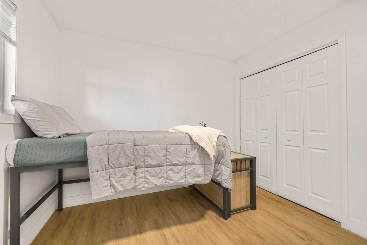 Strawberry Apartments - Photo 7 of 50