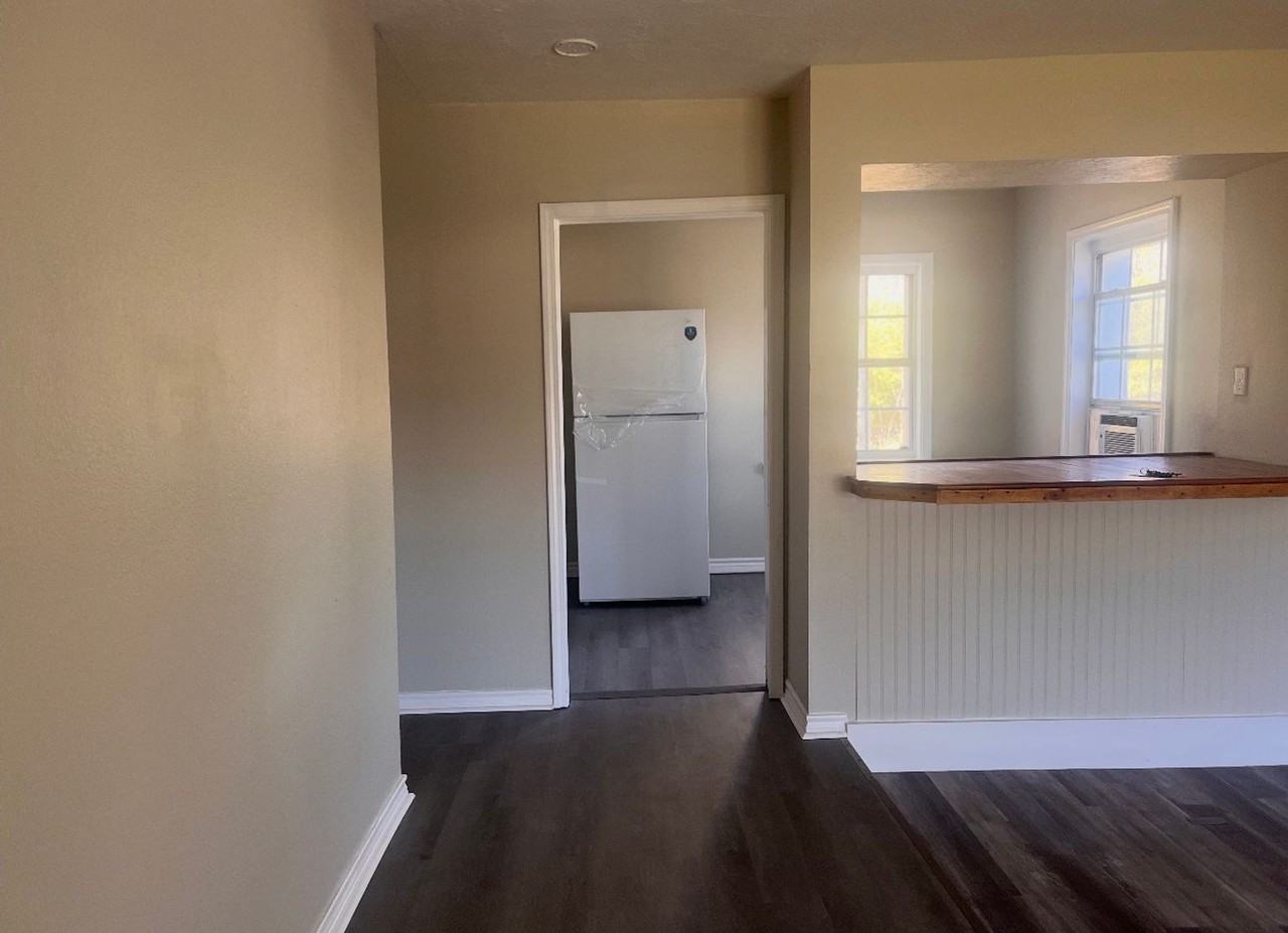 528 Shasta St - Photo 3 of 9