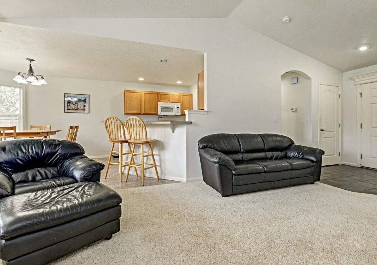 14475 W Elmsprings St - Photo 6 of 24