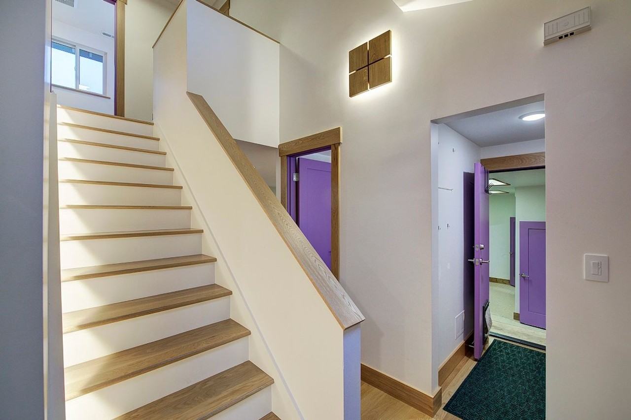 617 Ne 10th St - Photo 4 of 37