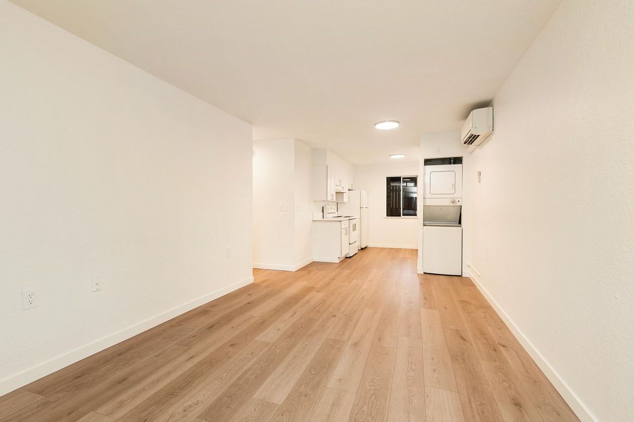 Crestwood Place - Photo 4 of 30