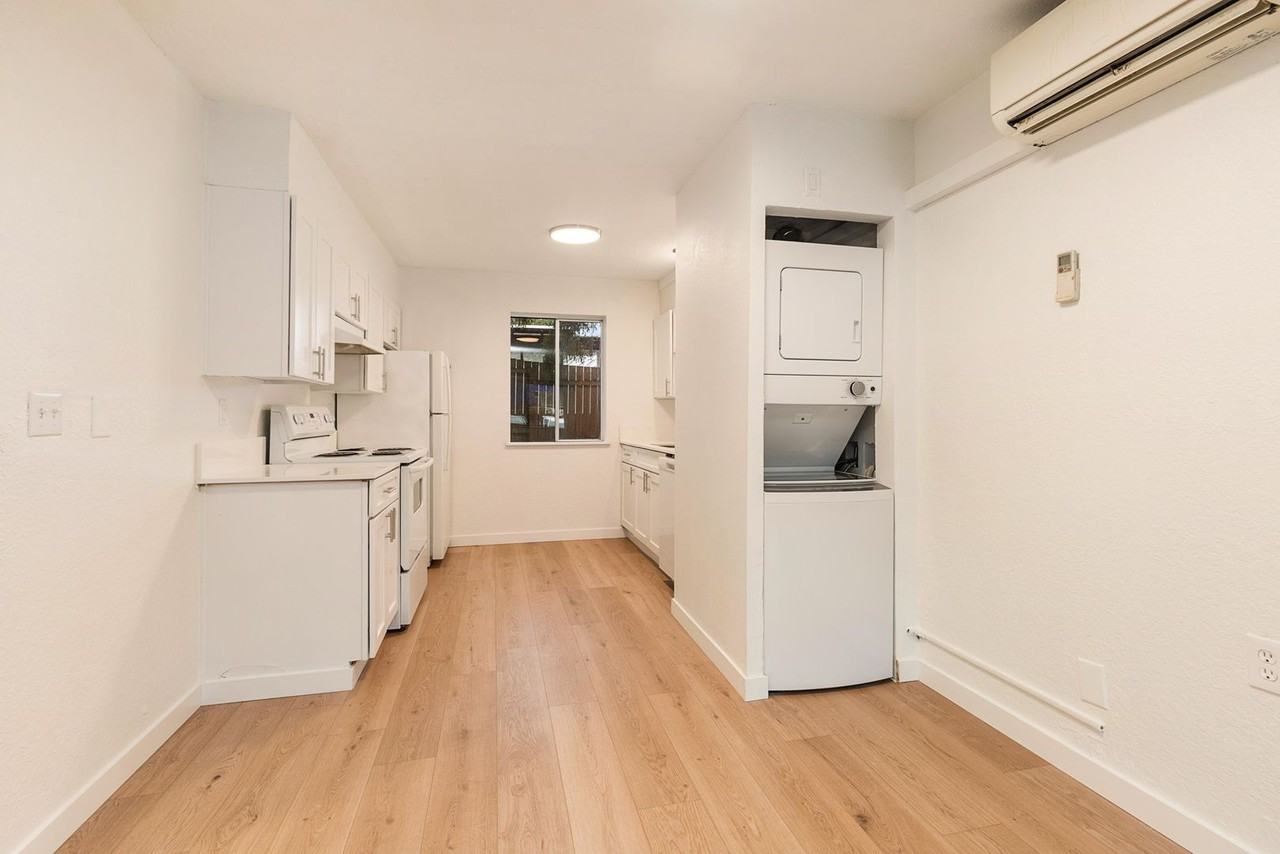 Crestwood Place - Photo 5 of 30