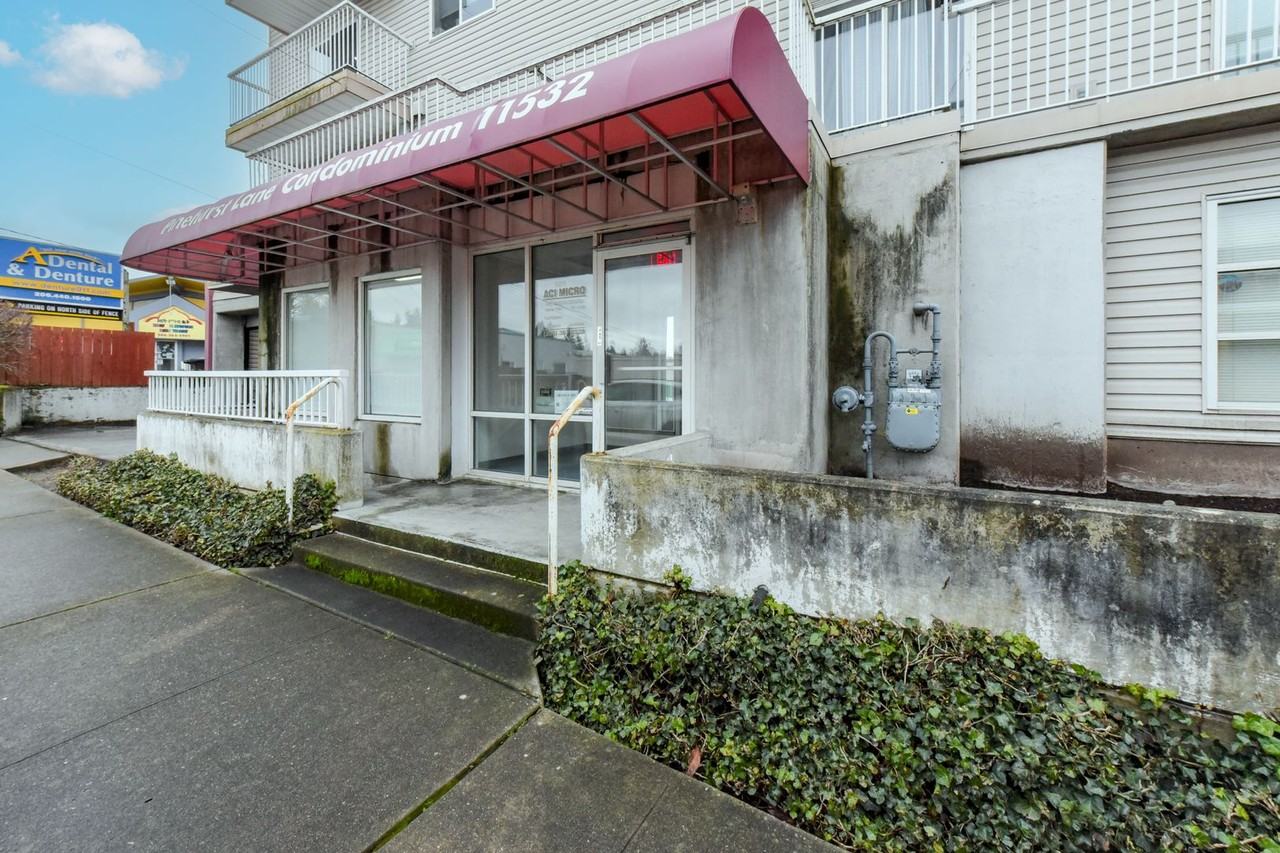 11532 15th Ave Ne #403 - Photo 5 of 18