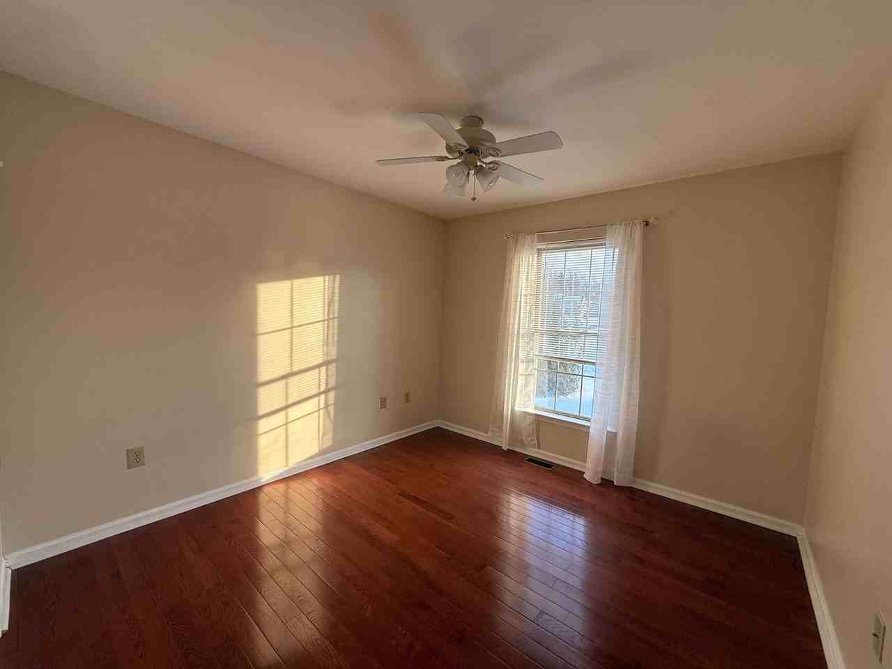 347 Stonehedge Ln - Photo 6 of 9