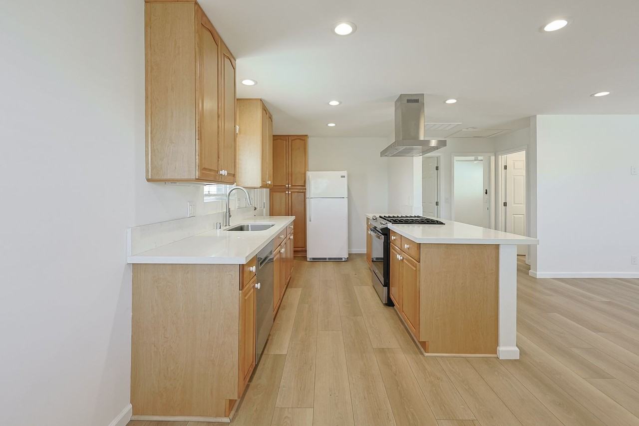 3209 Coral Dr - Photo 7 of 32