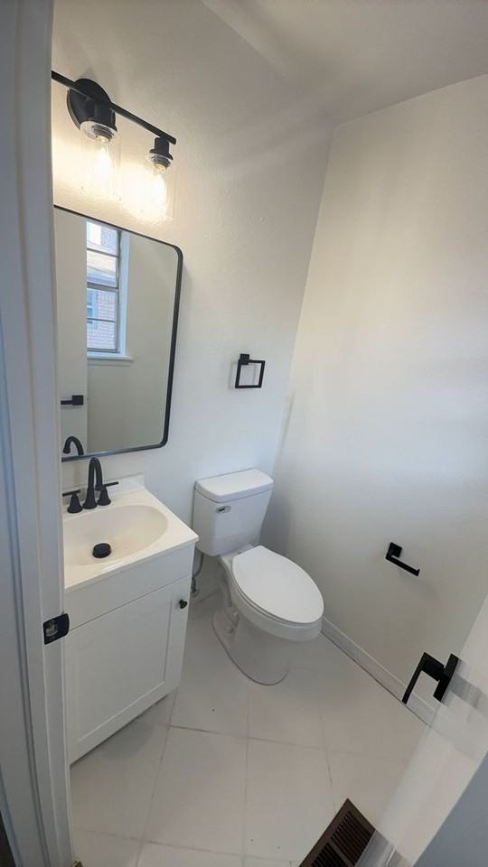 427 E F St - Photo 7 of 14