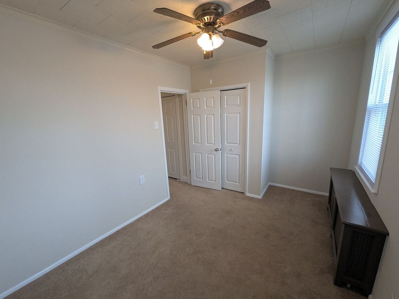 5111 Worth St - Photo 2 of 14