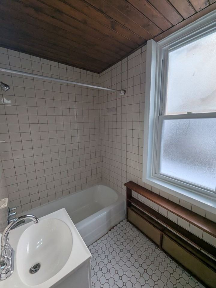 5111 Worth St - Photo 7 of 14