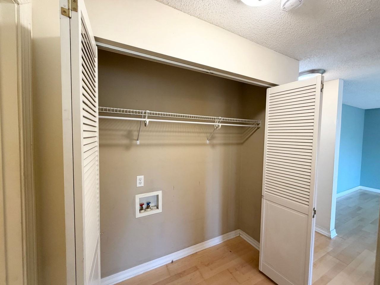 3540 Hennepin Ave #318 - Photo 5 of 9