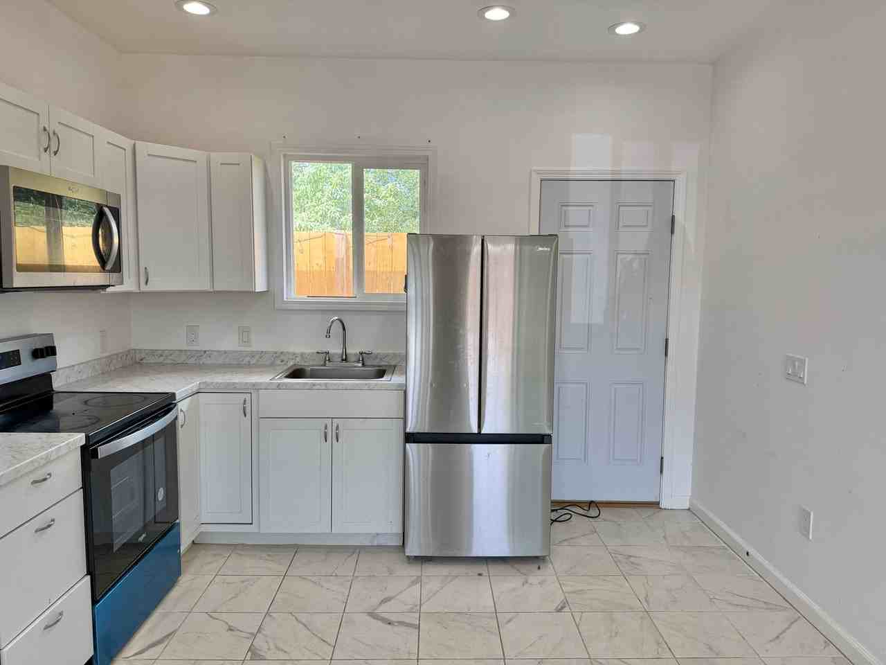 648 Waiehu Beach Rd - Photo 2 of 22