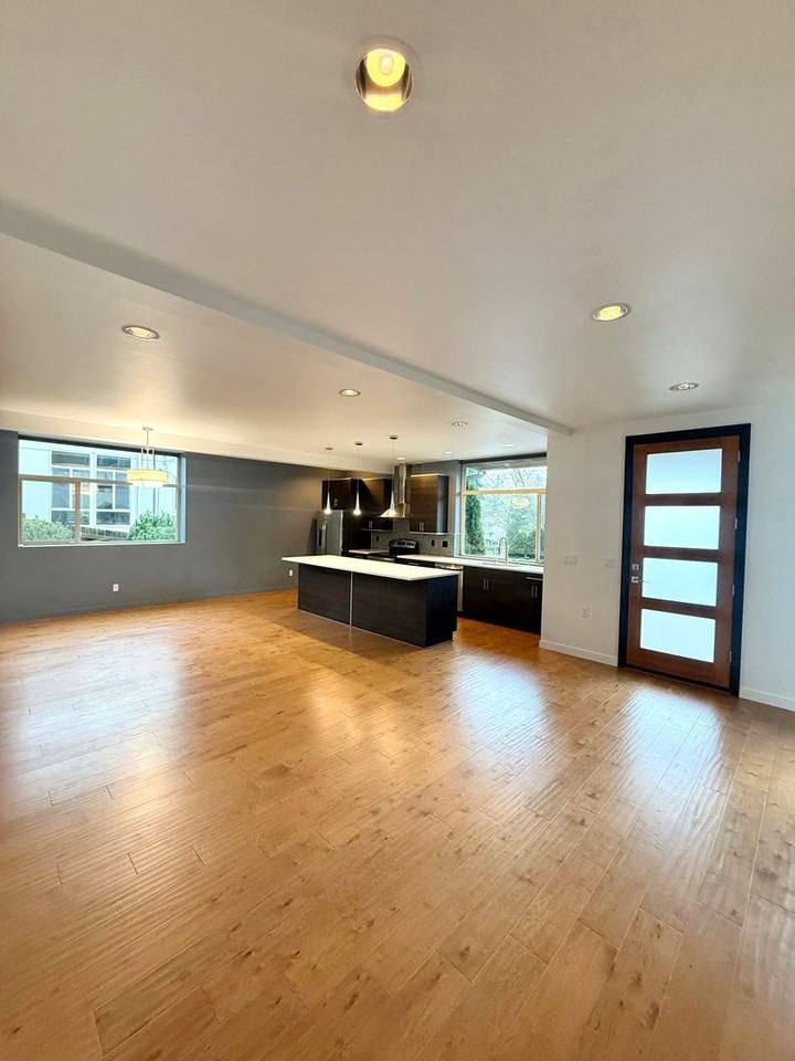 7528 21st Ave Sw - Photo 2 of 25