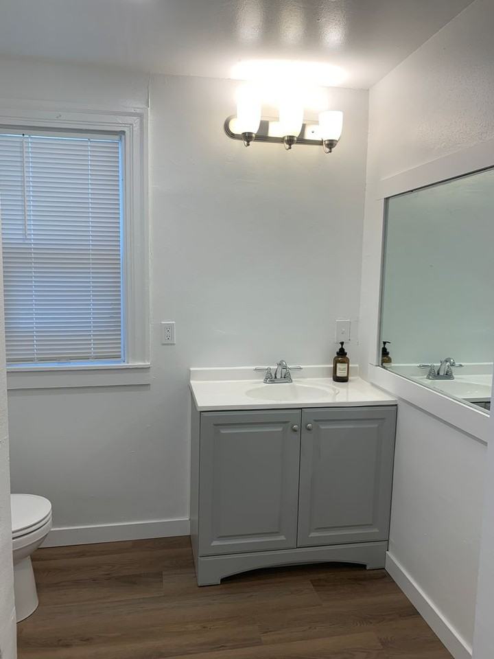 234 Oak St - Photo 3 of 31