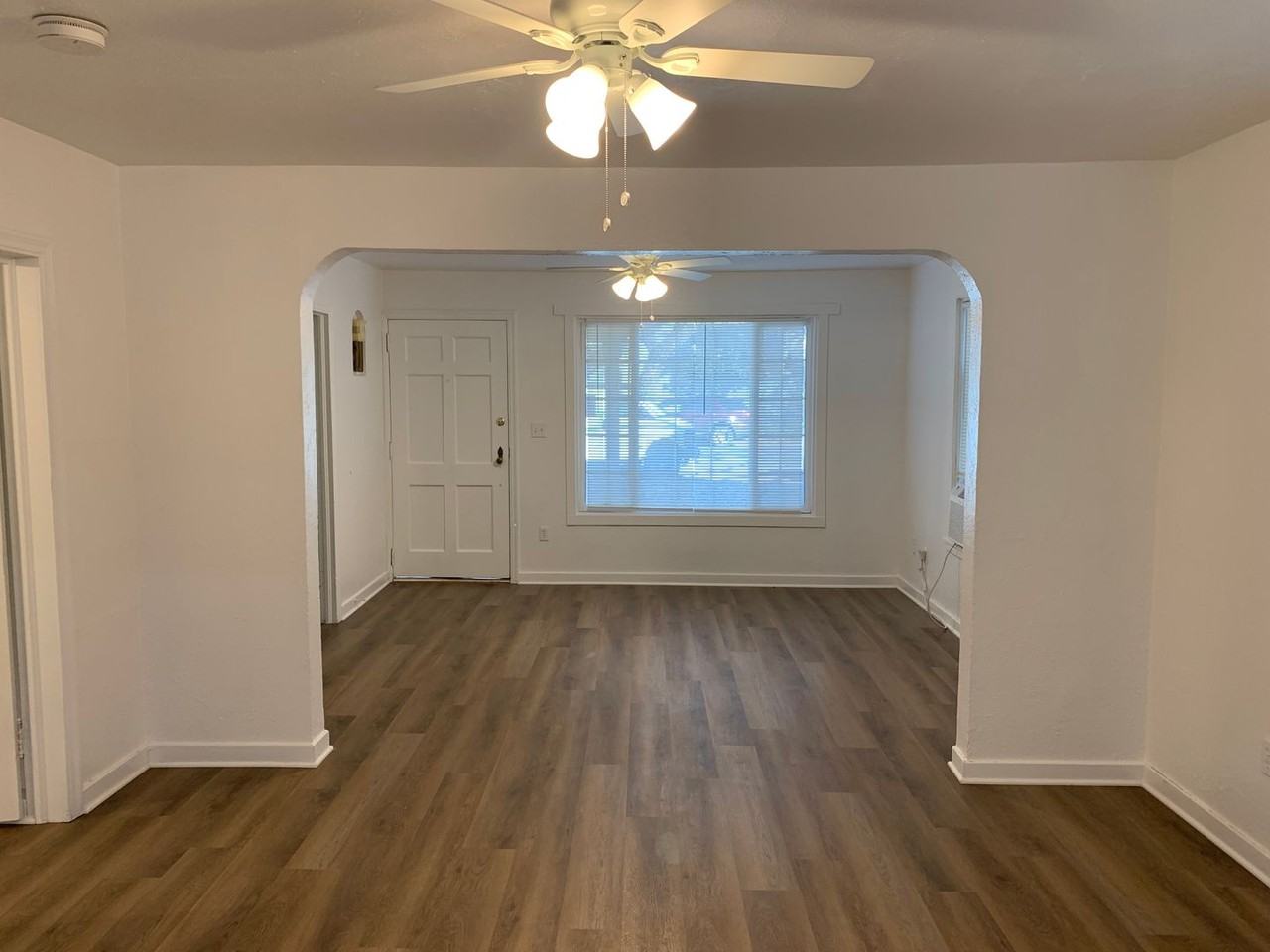 234 Oak St - Photo 2 of 31