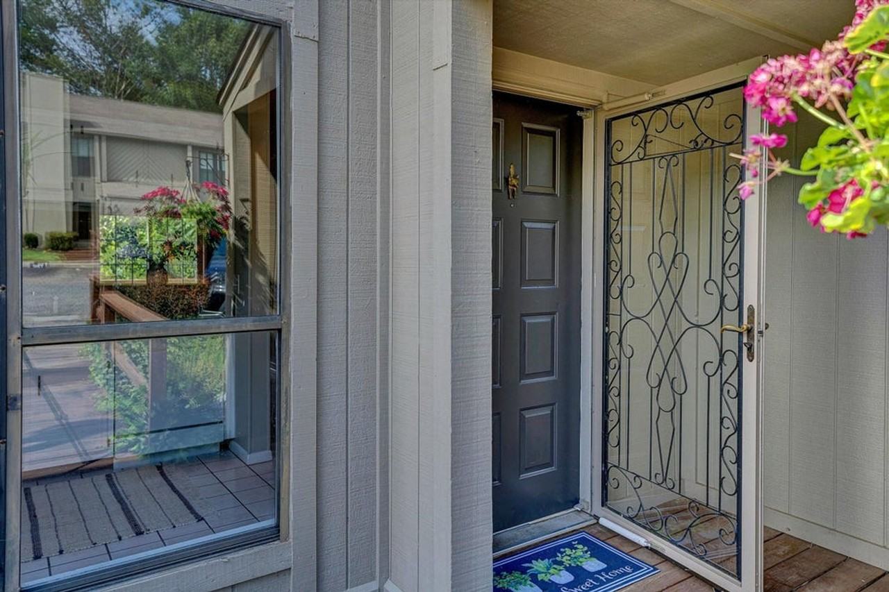 7311 Maple Ct - Photo 2 of 37