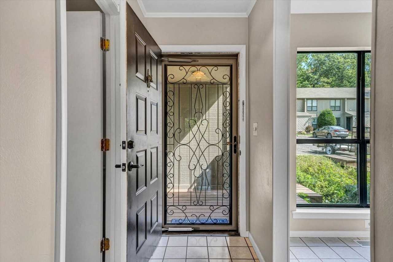 7311 Maple Ct - Photo 3 of 37