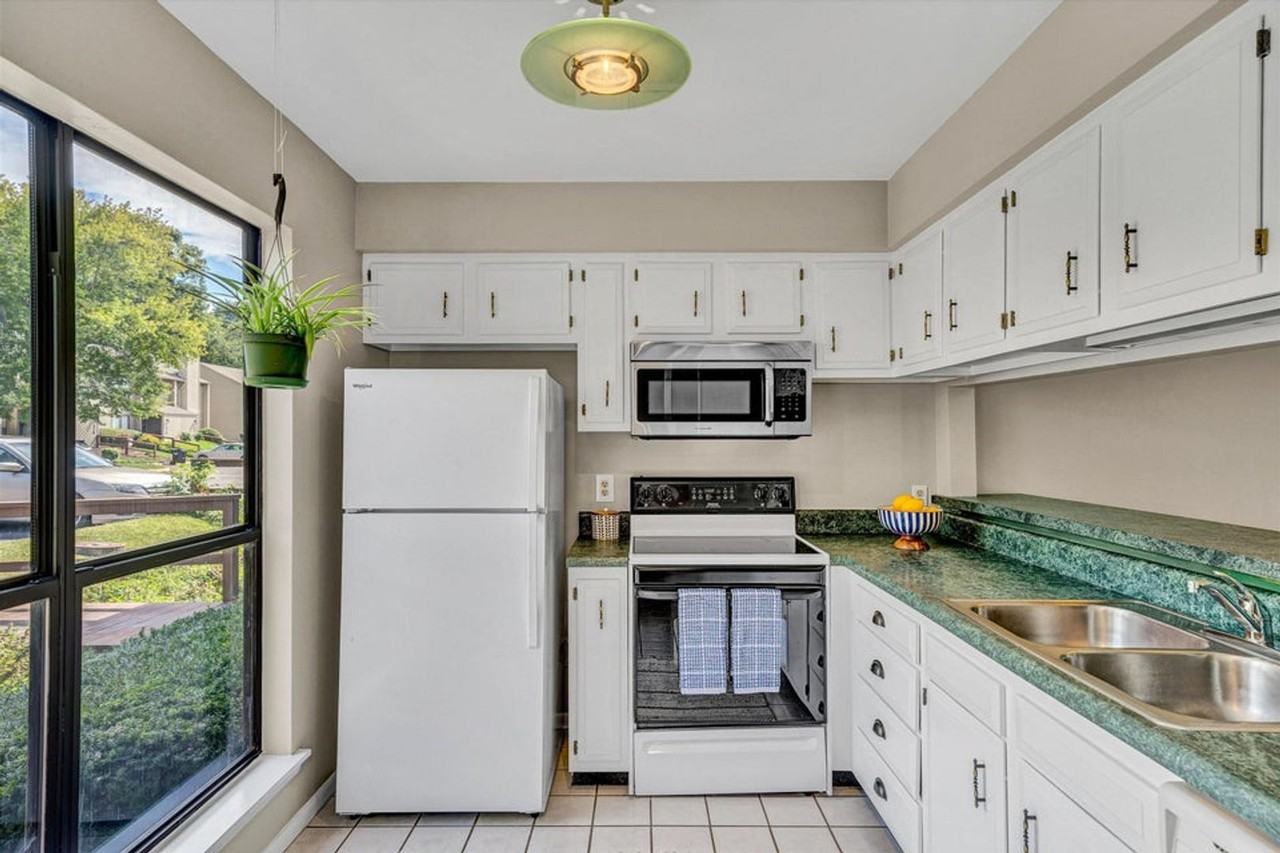 7311 Maple Ct - Photo 4 of 37