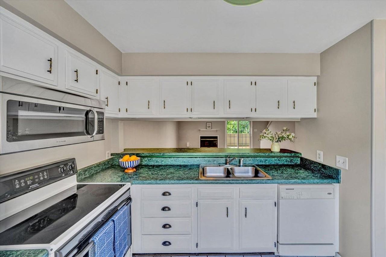 7311 Maple Ct - Photo 6 of 37