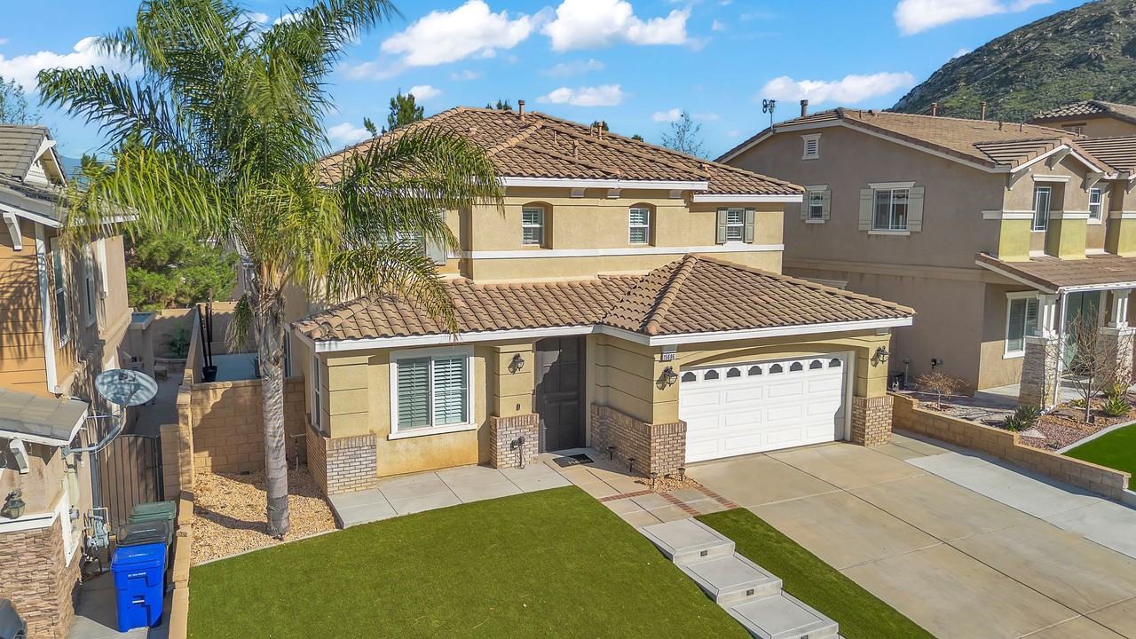 15696 Pecan Ln - Photo 2 of 35