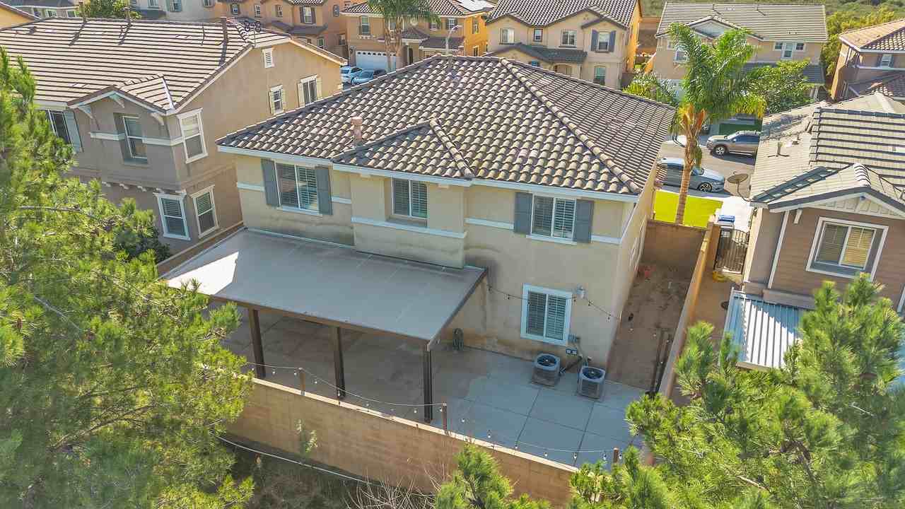 15696 Pecan Ln - Photo 4 of 35