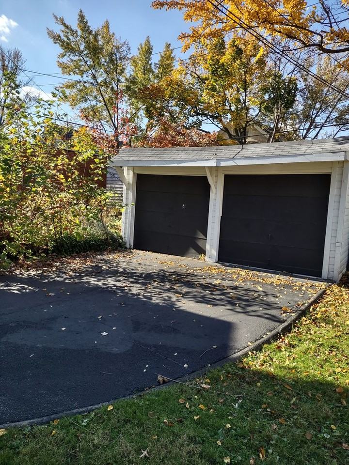 2174 Oakdale Rd - Photo 4 of 15