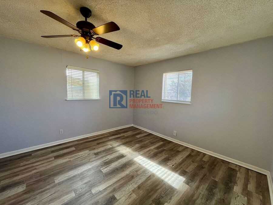 3365 Olive St - Photo 7 of 17