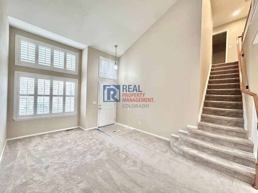 6077 S Walden Ct - Photo 2 of 16