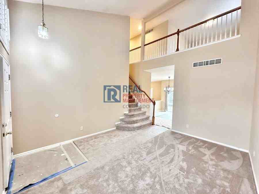 6077 S Walden Ct - Photo 3 of 16