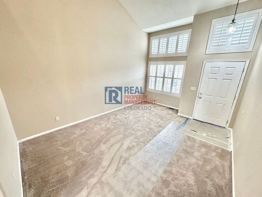 6077 S Walden Ct - Photo 4 of 16