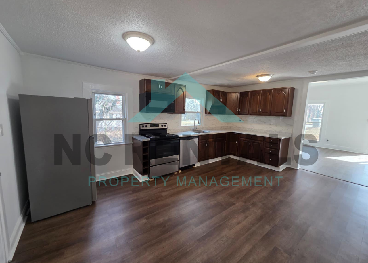 645 Church St - Photo 6 of 17