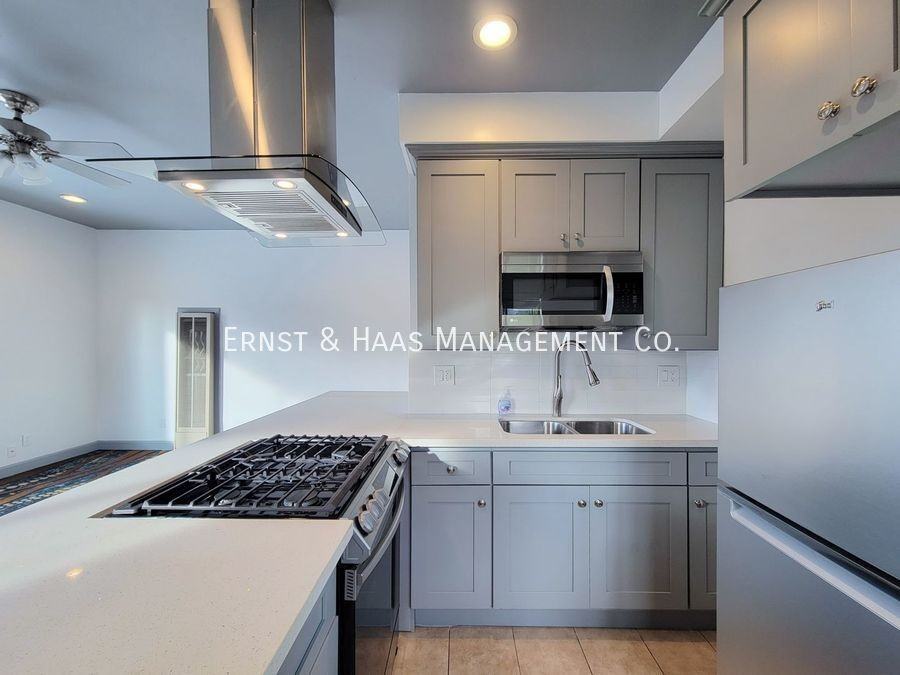 934 E Broadway - Photo 6 of 19