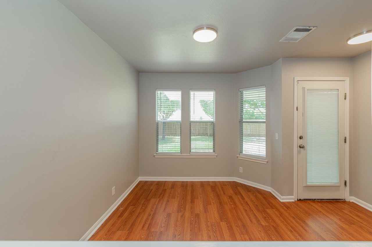 1202 Still Meadow Dr - Photo 6 of 28