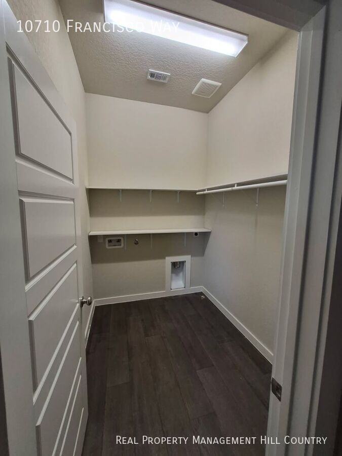 10710 Francisco Way - Photo 5 of 7